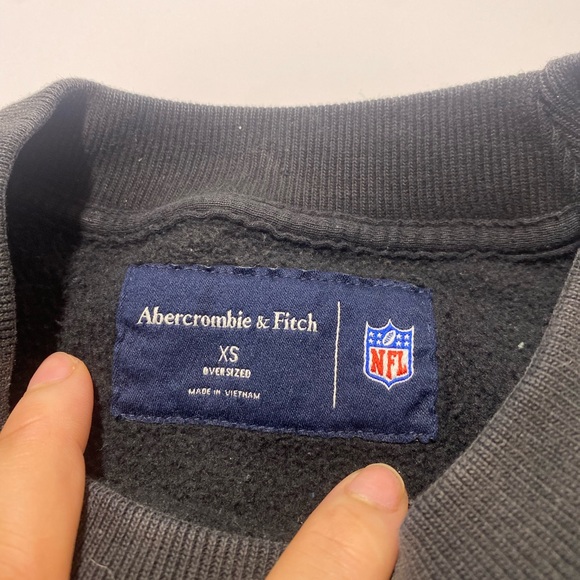 Abercrombie & Fitch Crewneck Sweater Philadelphia Eagles Classic Black - Picture 2 of 3